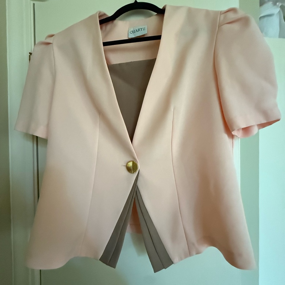 Vintage Women's Quartz Pink Short Sleeve Blazer